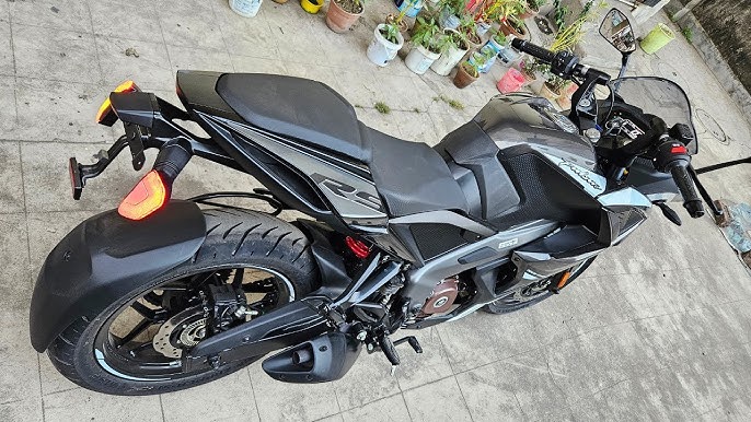 Bajaj Pulsar RS200
